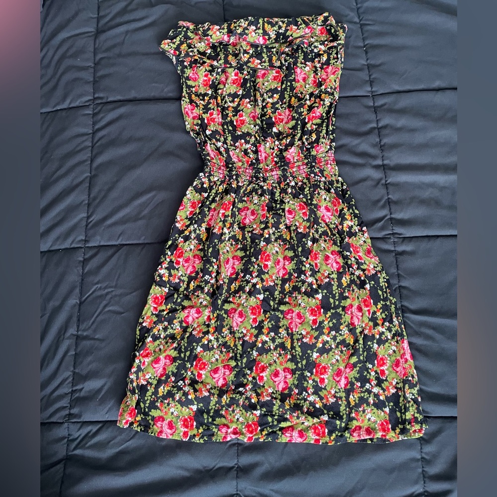 BODY CENTRAL Strapless Dress